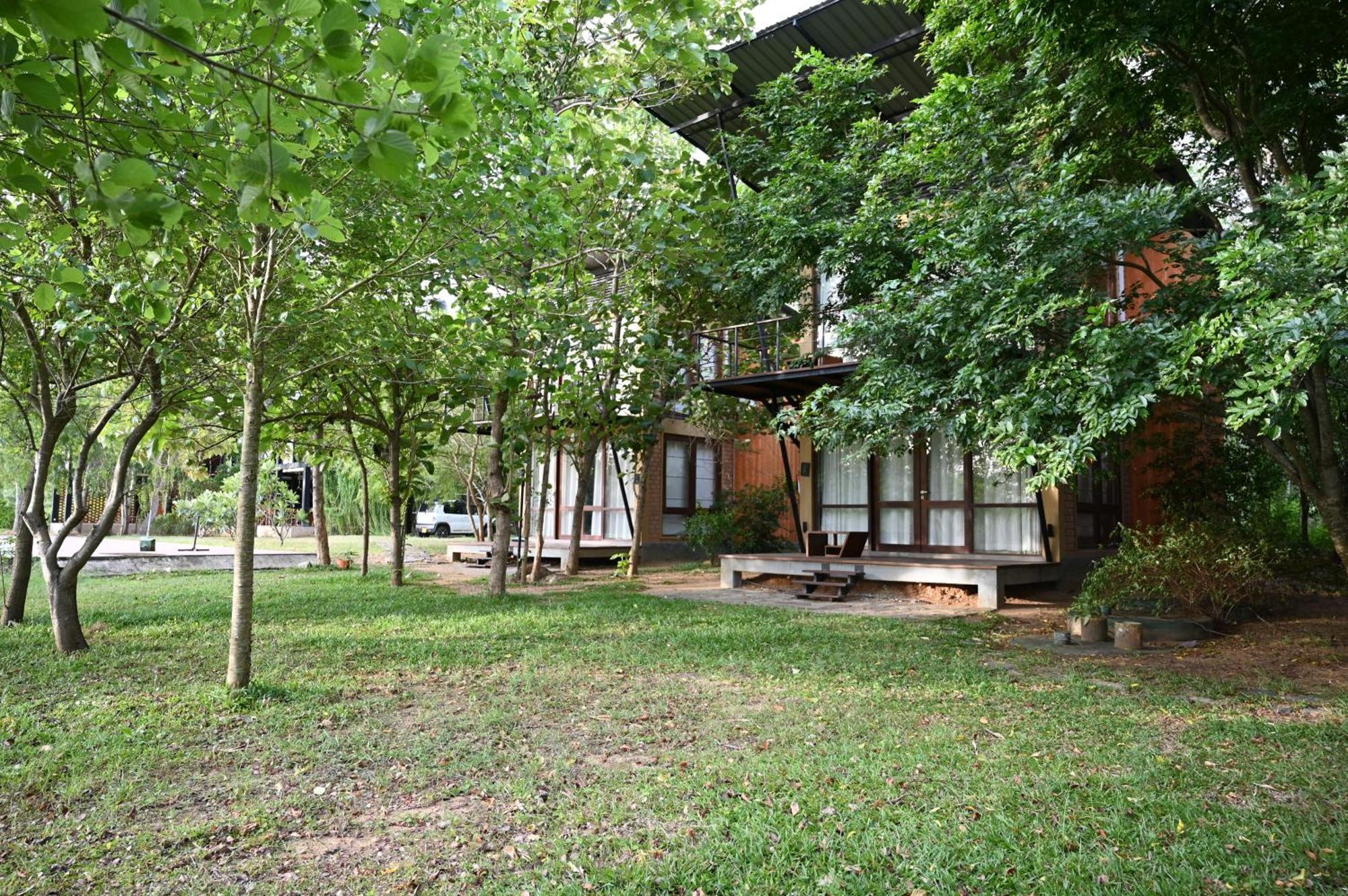 Breezy Lake Tissamaharama Dış mekan fotoğraf
